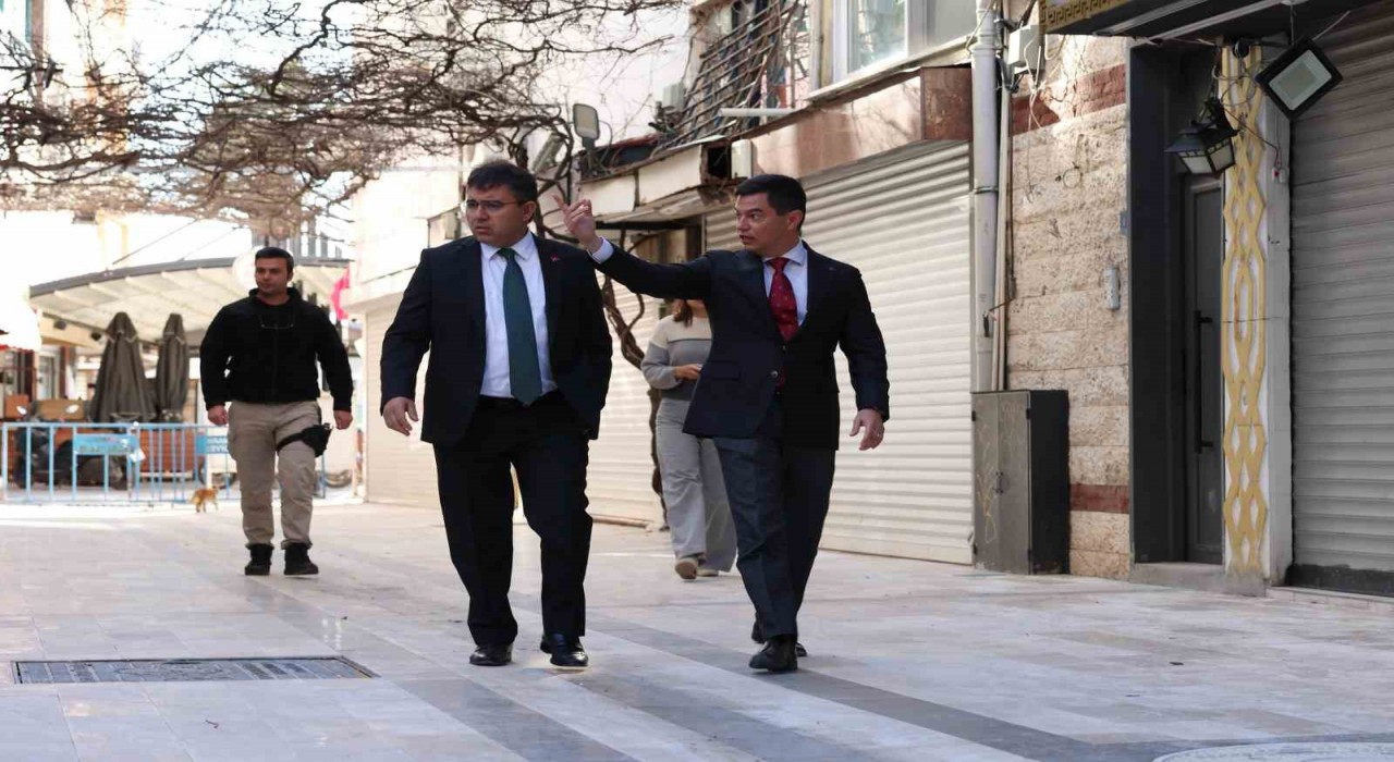 Başkan Ünlü ve Kaymakam Kayadan ‘çarşı incelemesi