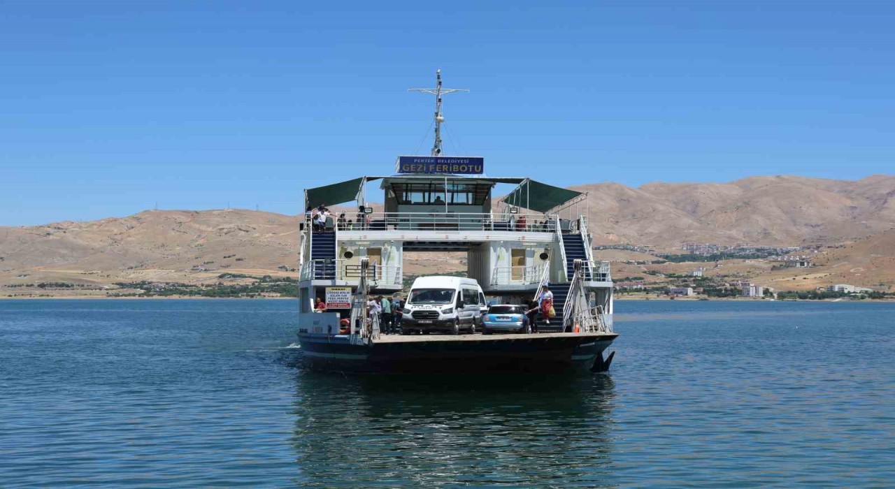 Başkan Vural, Pertek Köprüsü için etüt çalışmaları yapılıyor