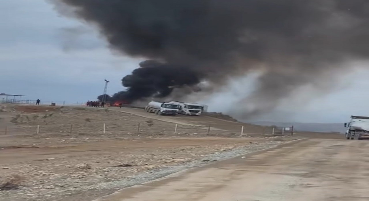 Batmanda atık petrol havuzunda yangın
