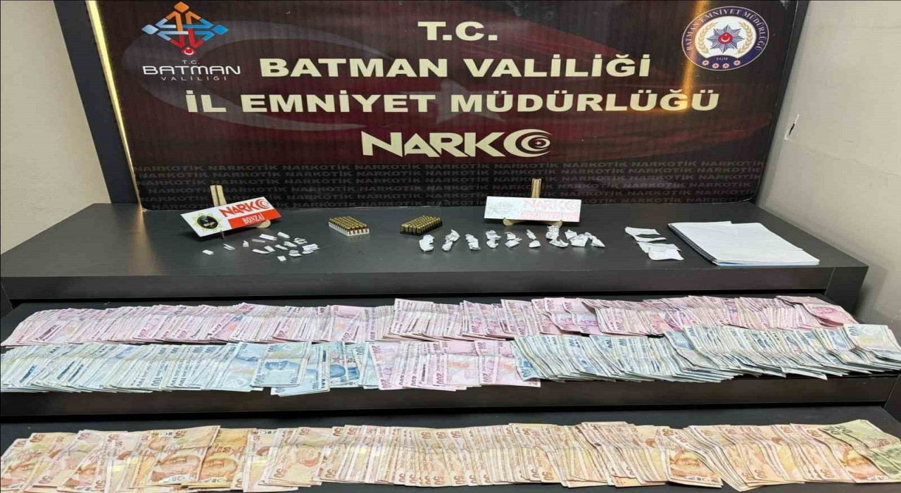 Batmanda bir evde satışa hazır uyuşturucu ele geçirildi: 2 tutuklama