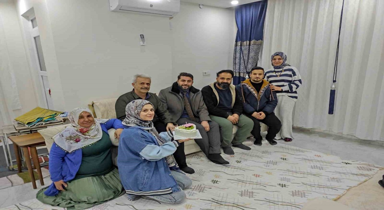 Batmanda şehit babasına sürpriz doğum günü pastası