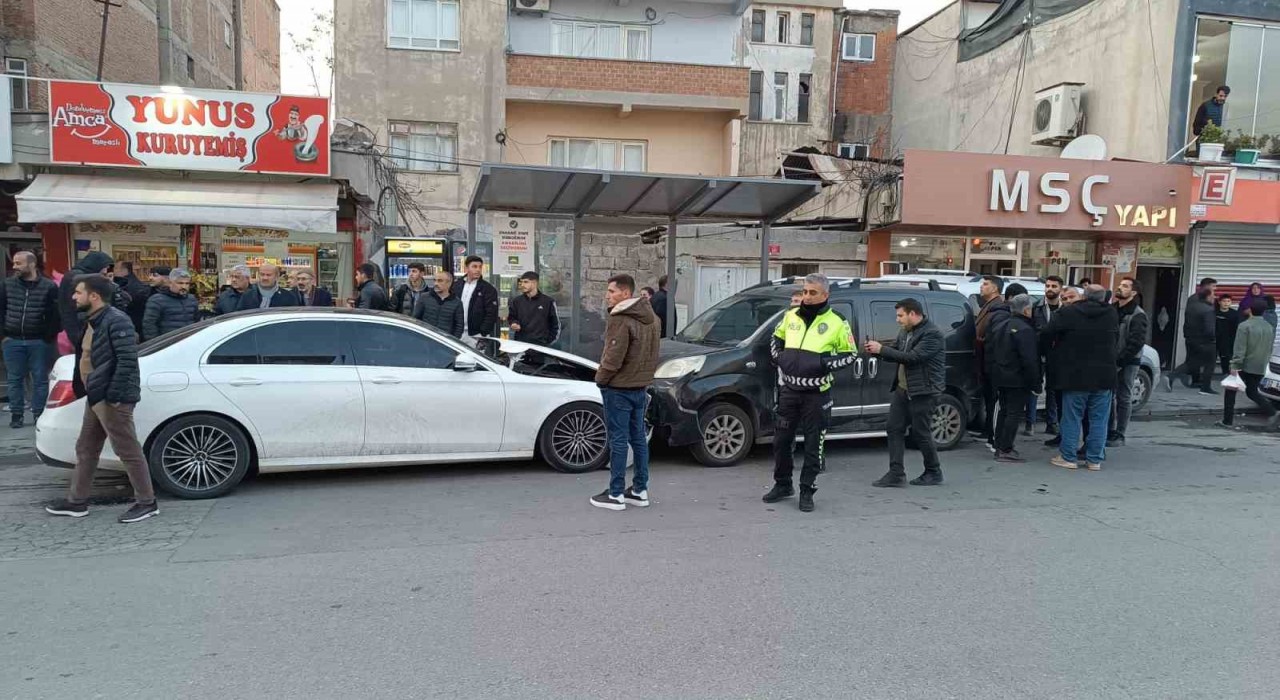 Batmanda zincirleme trafik kazası: 1 yaralı