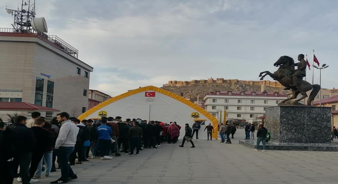 Bayburtta iftar çadır soğuk hava nedeniyle kurulmayacak Halk Eğitim Merkezinde yemek verilecek
