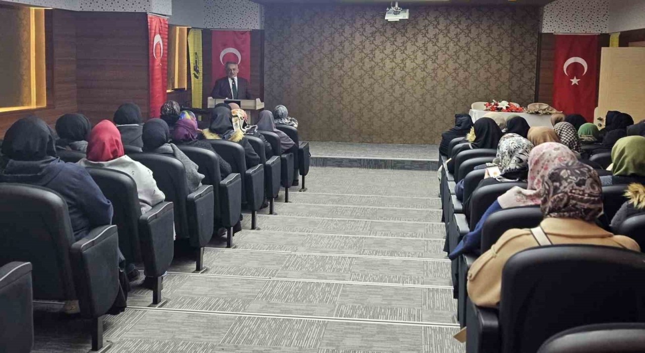Bayburtta kadınlara yönelik Berat Kandili konulu konferans düzenlendi