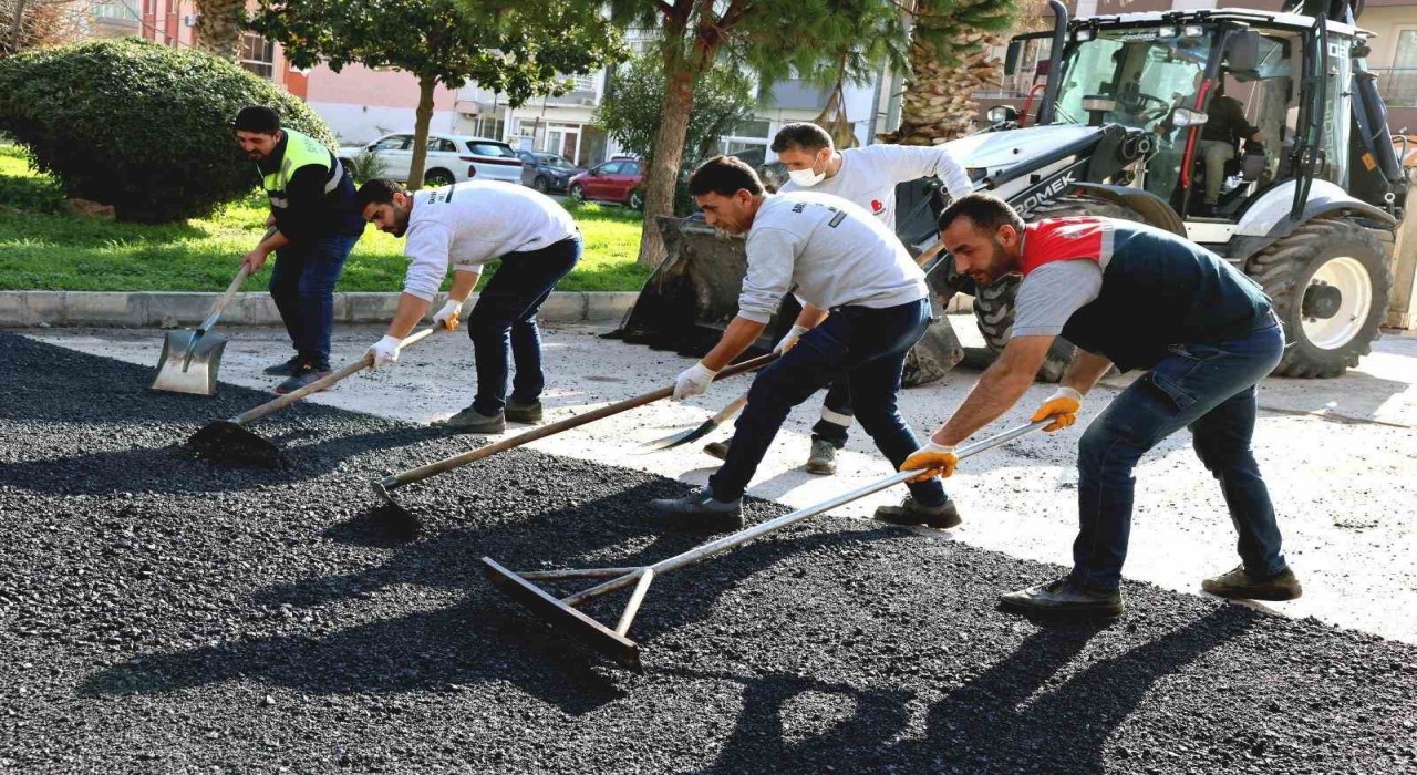 Bayraklıda asfalt çalışmaları sürüyor