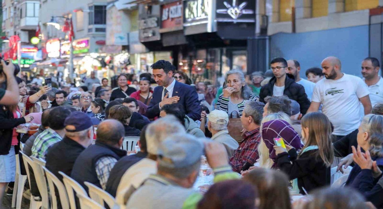 Bayraklıda vatandaşlar belediyenin iftar sofralarında buluşacak