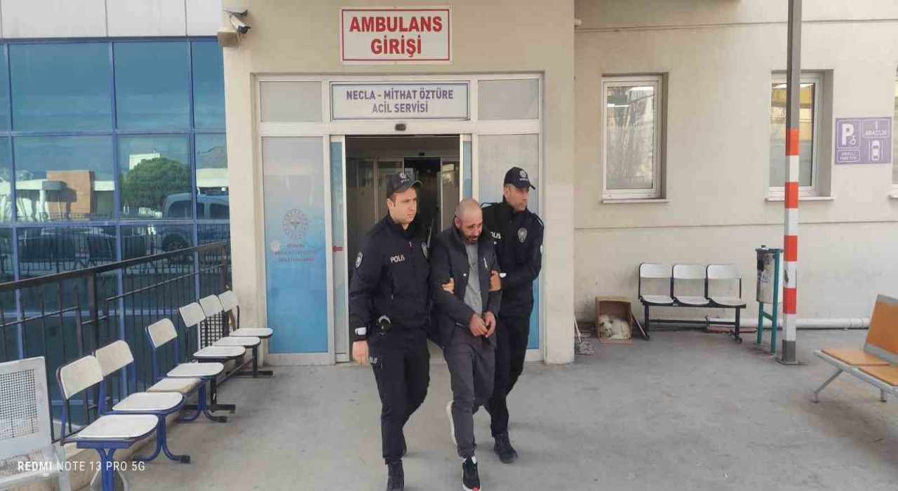 Bergamada üç ayrı adreste zehir tacirliği yapan şahıs yakalandı