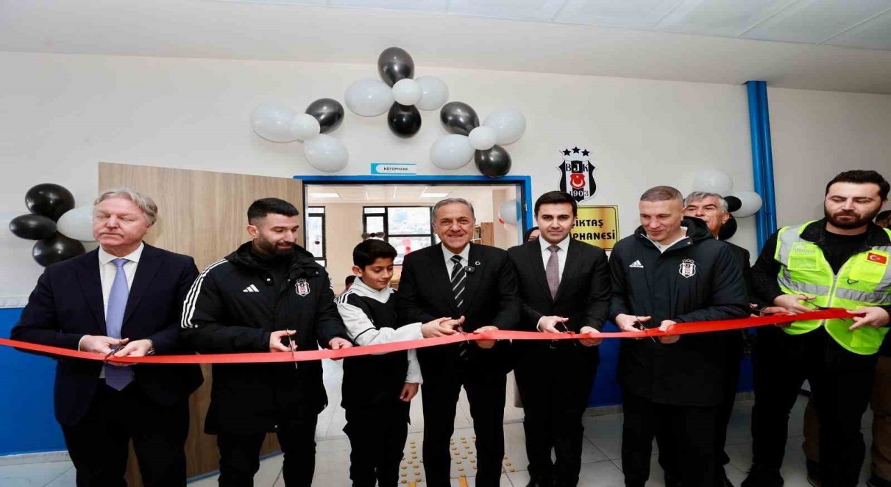 Beşiktaş malzemecisi Erdal Erdemden, bir sosyal sorumluluk projesi daha