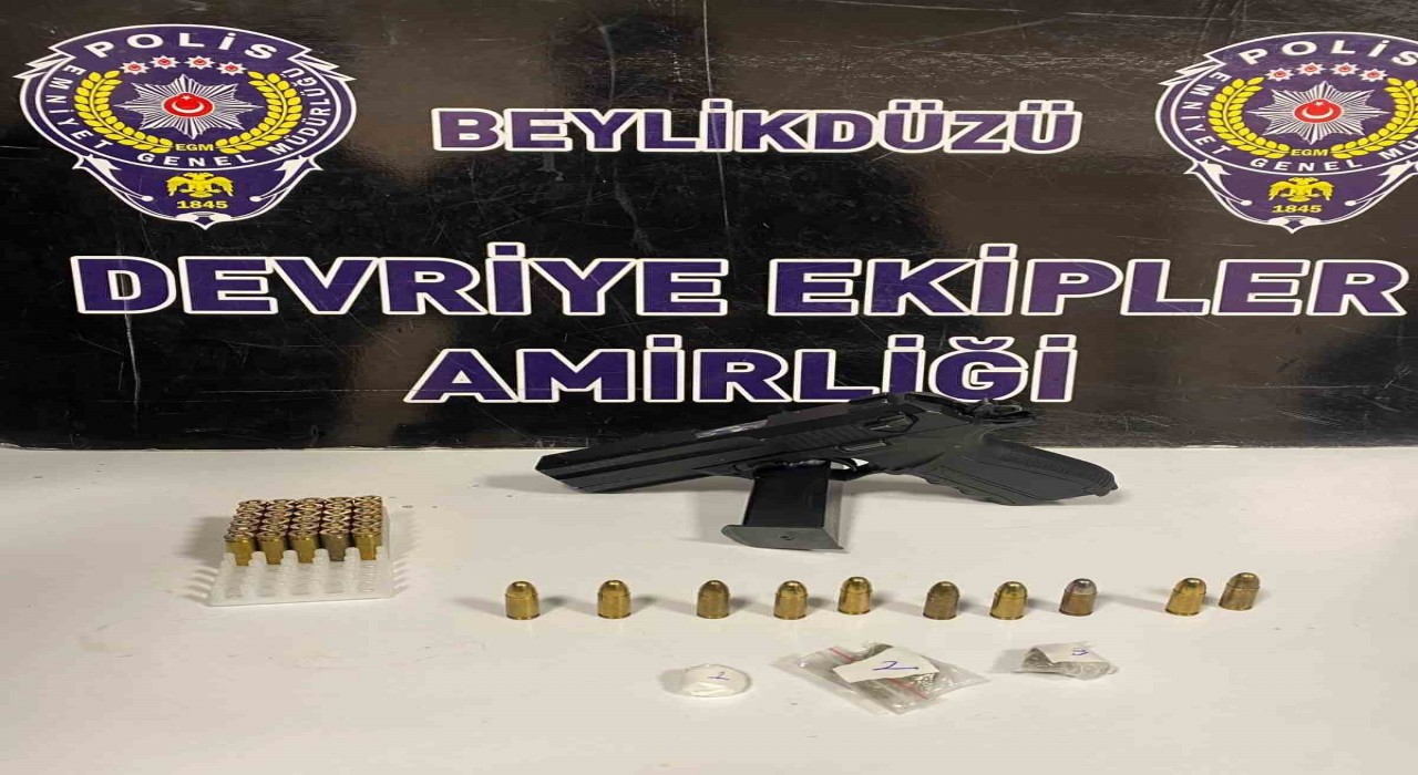 Beylikdüzünde güvenlik görevlisine silahlı tehdide 3 gözaltı