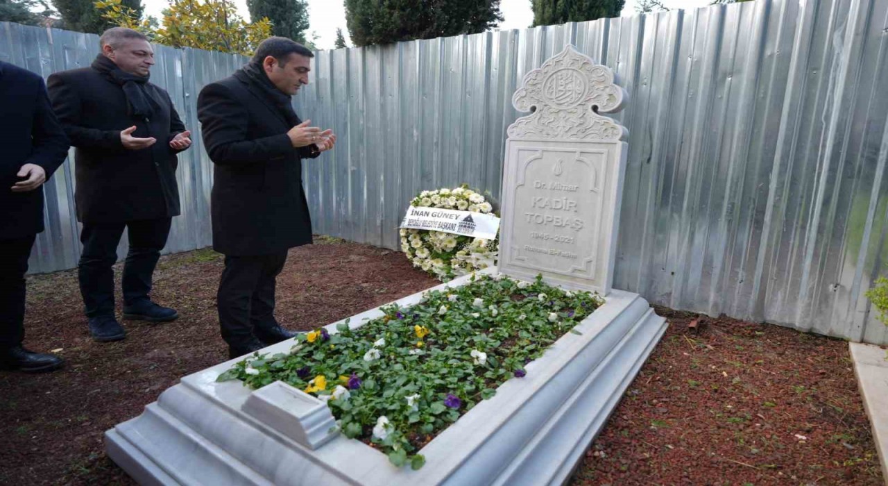 İnan Güney, Kadir Topbaş’ı Kabri Başında Andı
