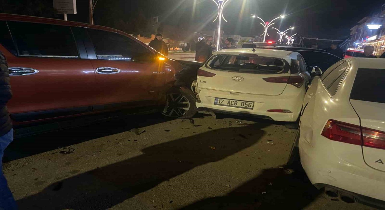 Bigada park halindeki 6 araca çarpıp kaçan sürücü yakalandı