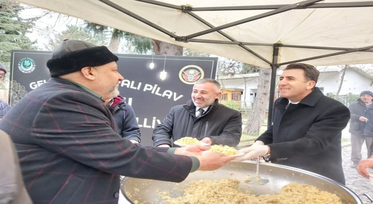 Bilecikin geleneği ‘Şifalı Pilav vatandaşlardan büyük ilgi gördü