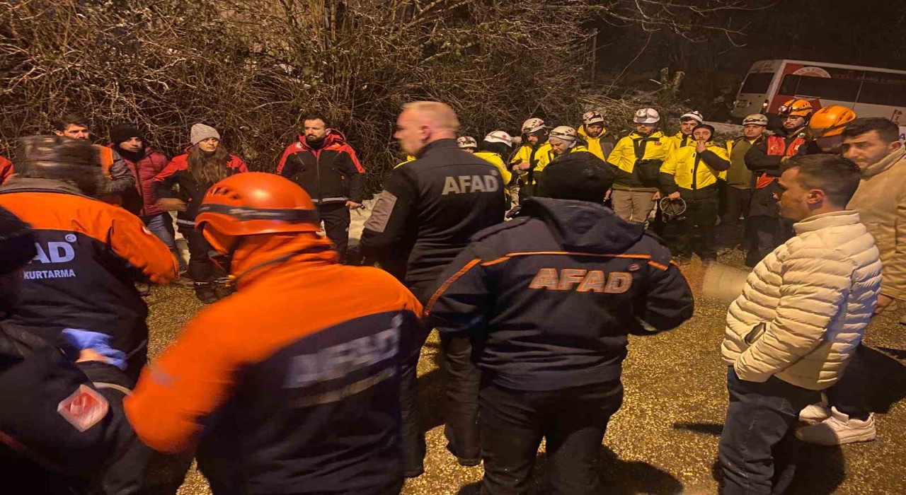 Bilecikte kaybolan kadını bulmak için ekipler arama çalışması başlattı