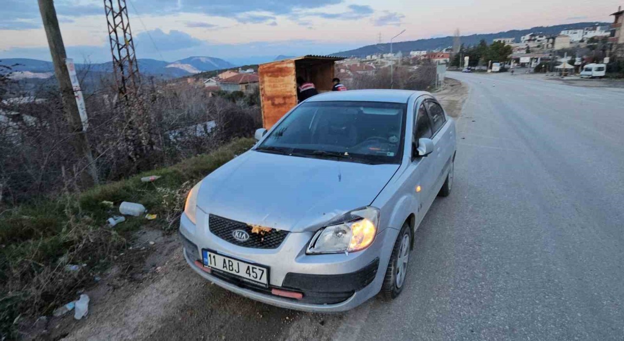Bilecikte otomobilin çarptığı yaya ağır yaralandı
