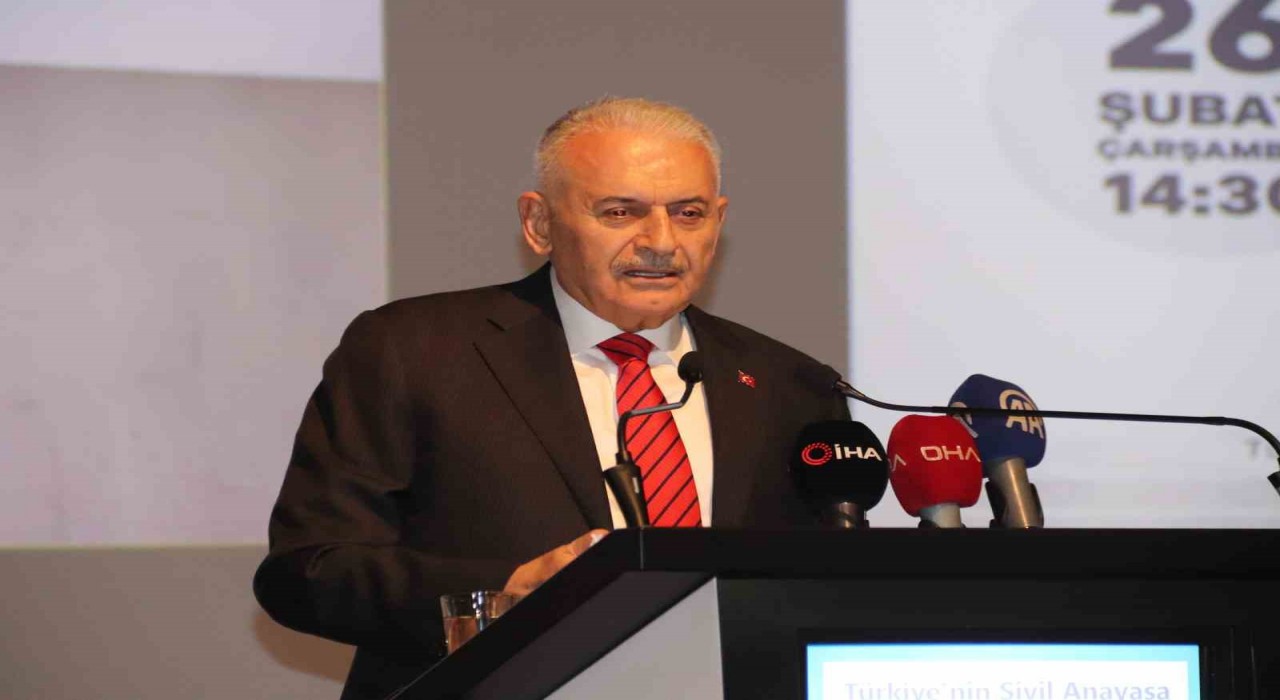 Binali Yıldırım: Cumhurbaşkanı Erdoğanın tekrar aday olmasının yolu açılmalı