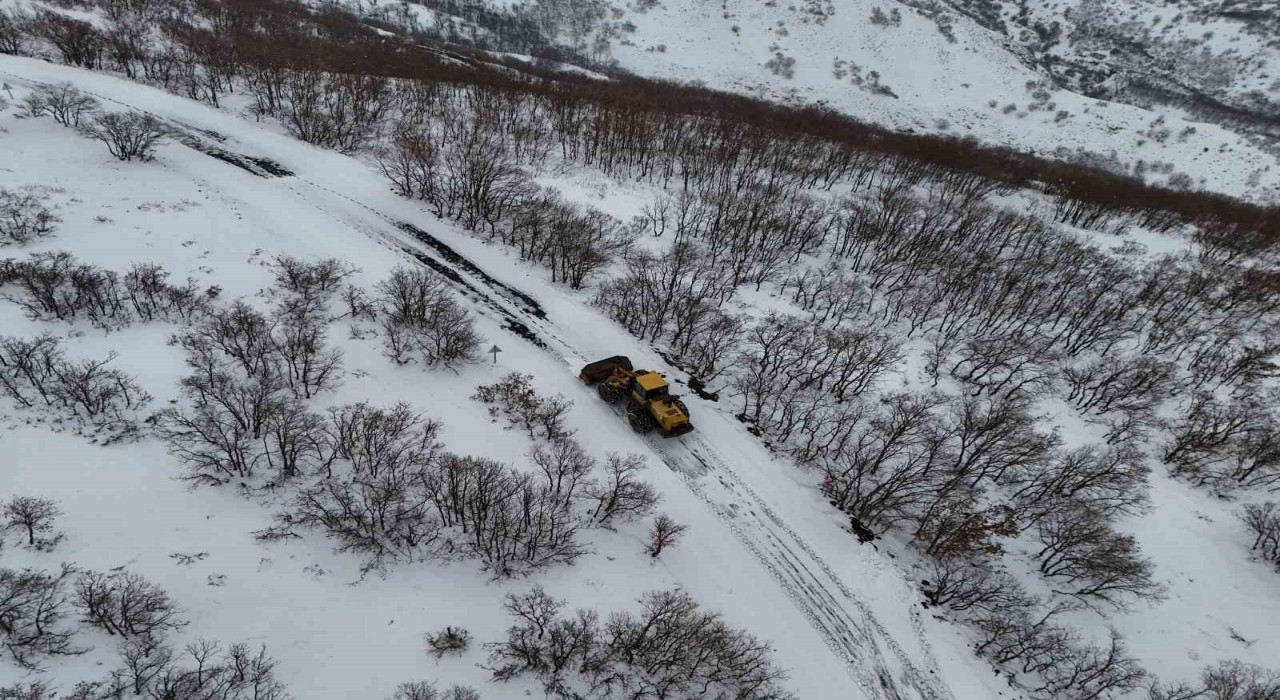 Bingölde 77 köy yolu ulaşıma kapandı