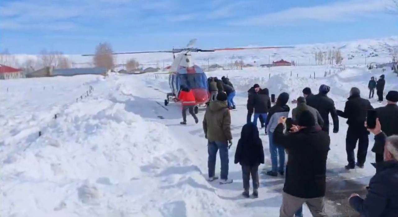 Bingölde hastalanan yaşlı adam ambulans helikopterle Erzuruma sevk edildi