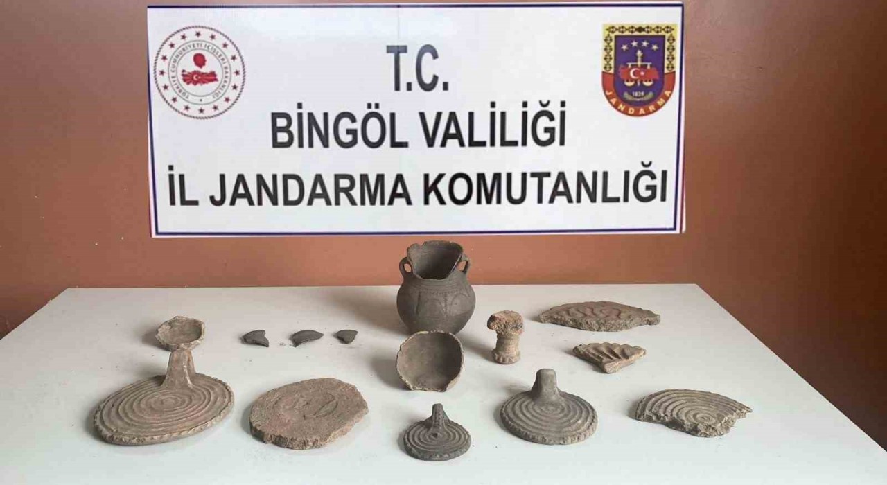 Bingölde tarihi eser niteliğinde çömlek parçaları ele geçirildi