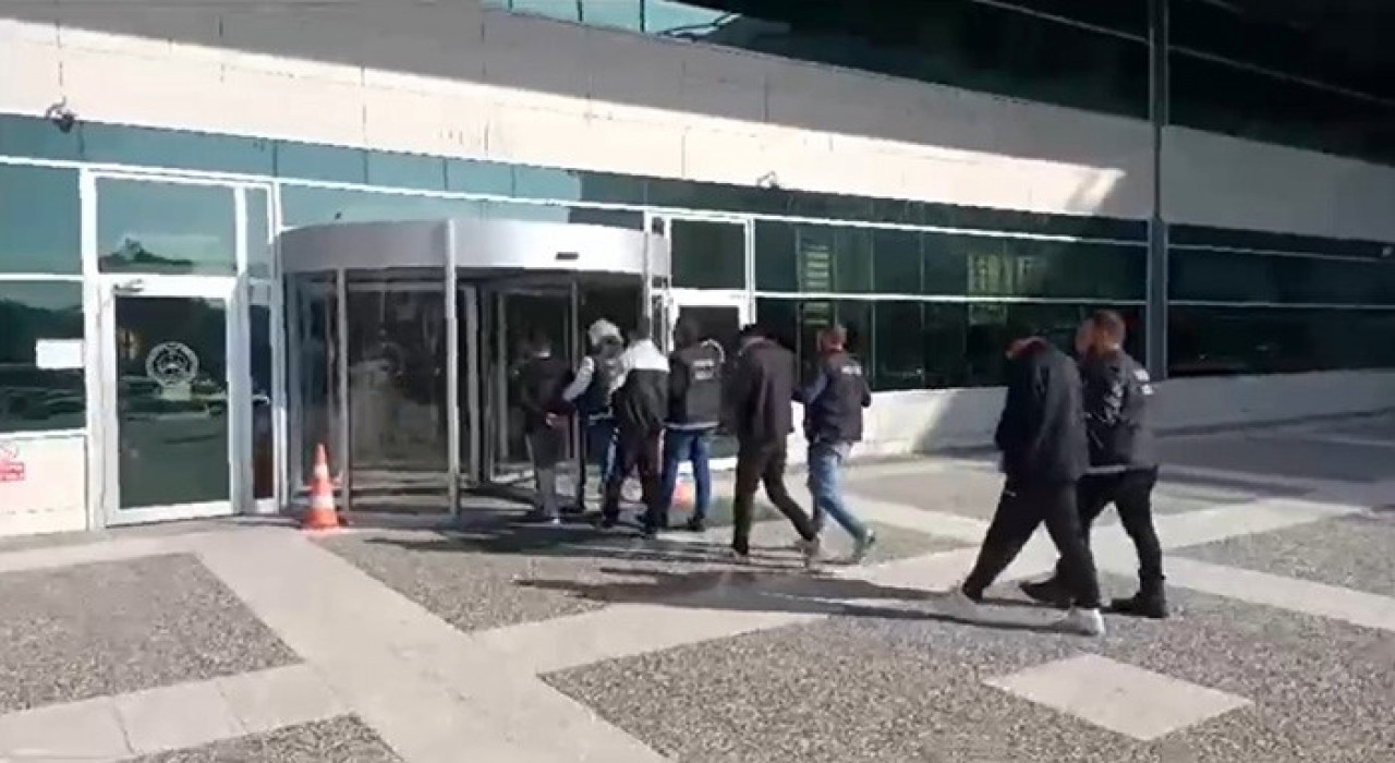 Boluda 12 uyuşturucu operasyonu: 15 gözaltı
