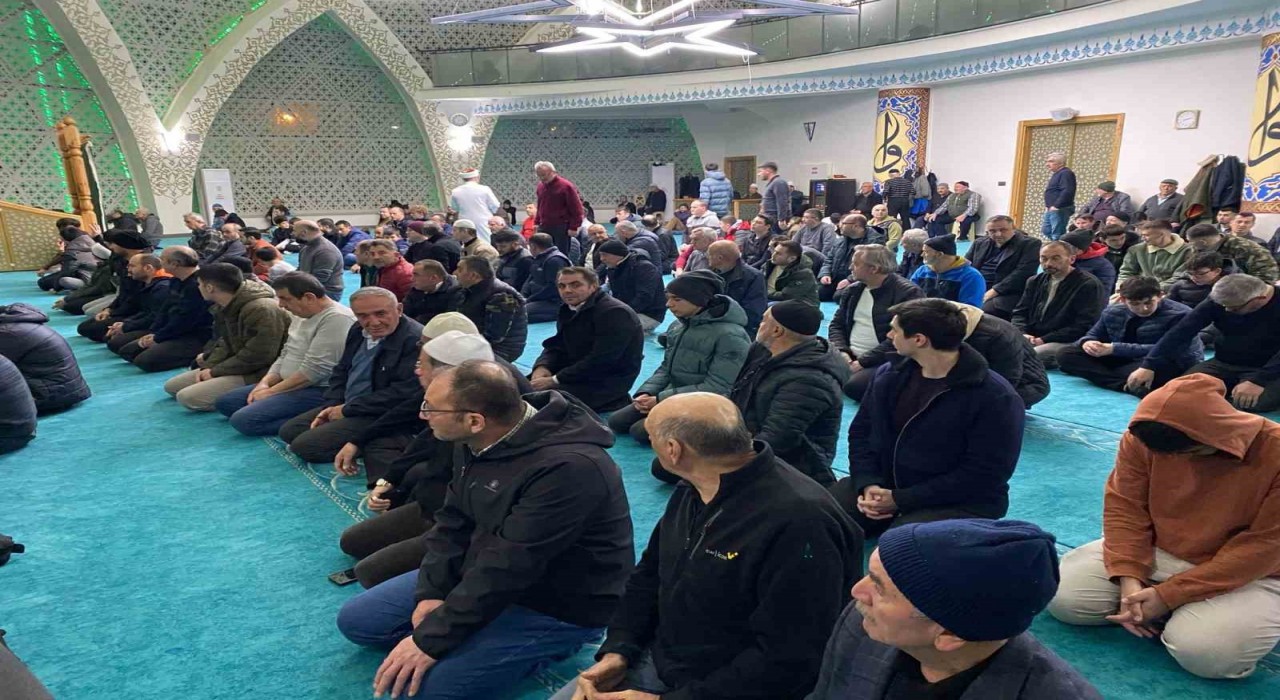 Boluda ilk teravih namazı kılındı