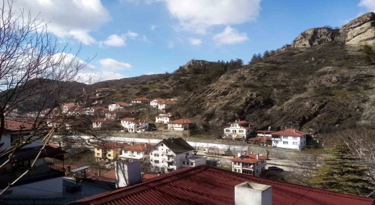 Boluda kaya düşme tehlikesine karşı 7 konut için tahliye kararı