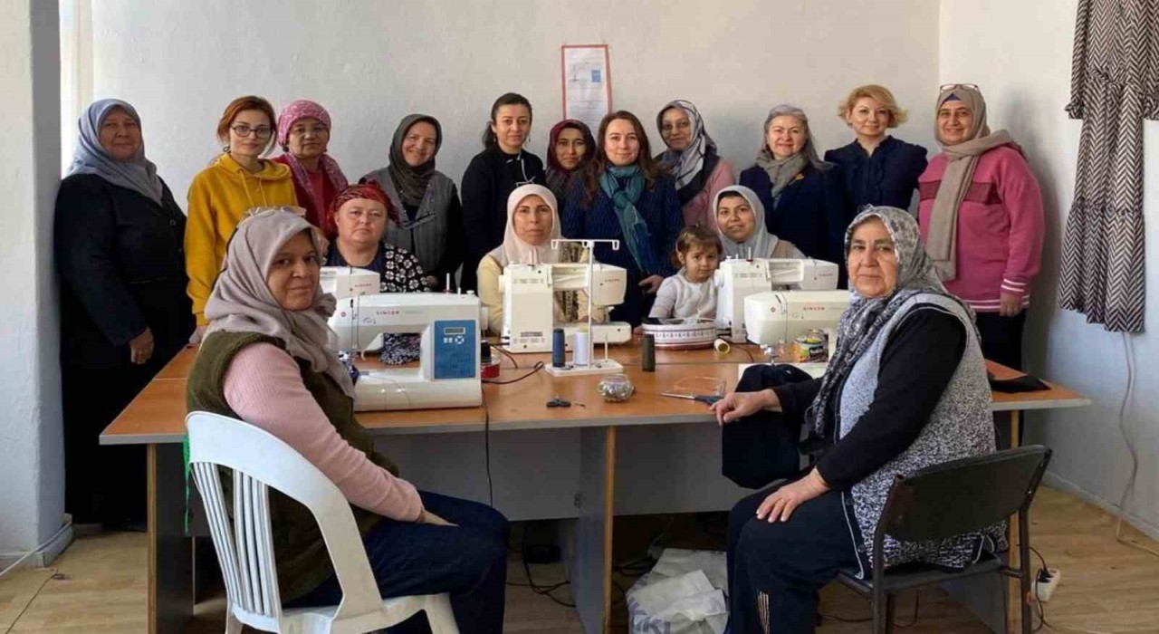Bozdoğanda ikinci el eşyalar çantaya dönüştü