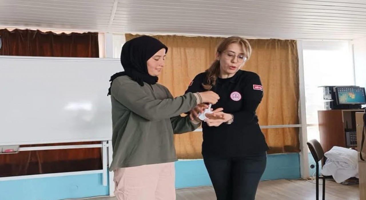 Bozyazıda öğrencilere ilk yardım eğitimi verildi