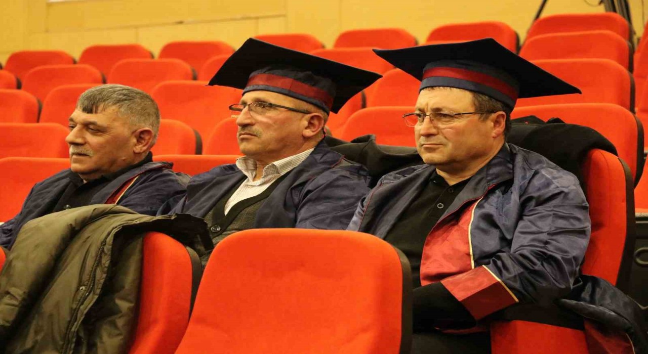 Bu kez öğrenciler değil, esnaf kep attı