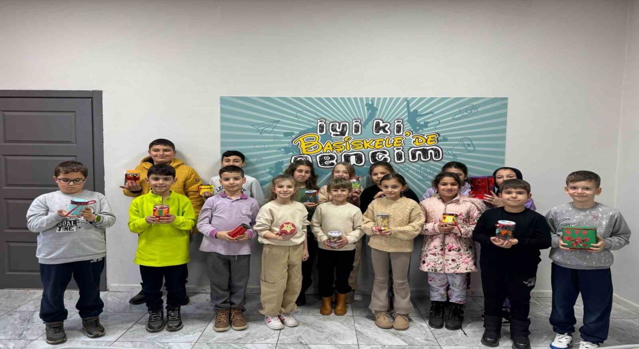 Bu kurslarda 7den 77ye eğitim alan vatandaşlar yeteneklerini keşfediyor