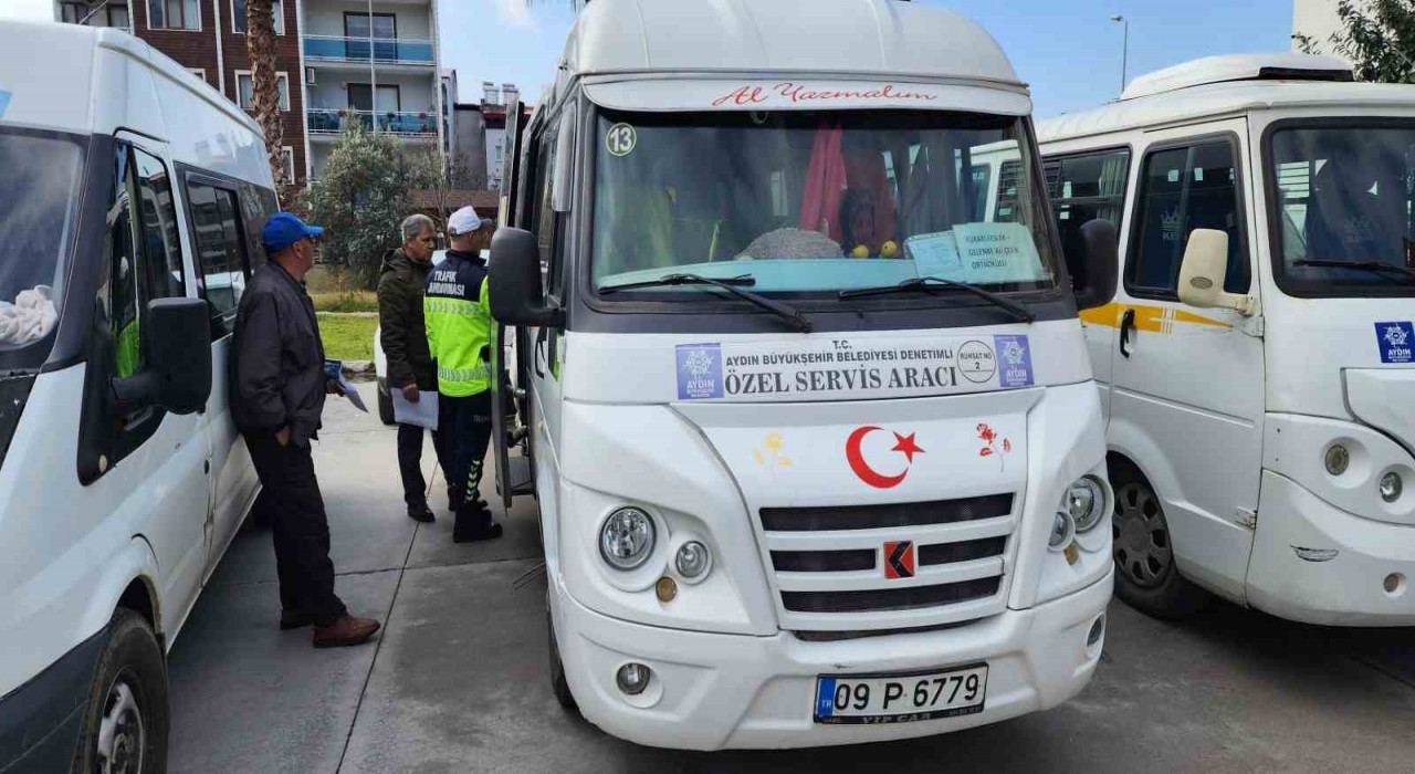 Buharkentte ekipler, öğrenciler için sahaya indi