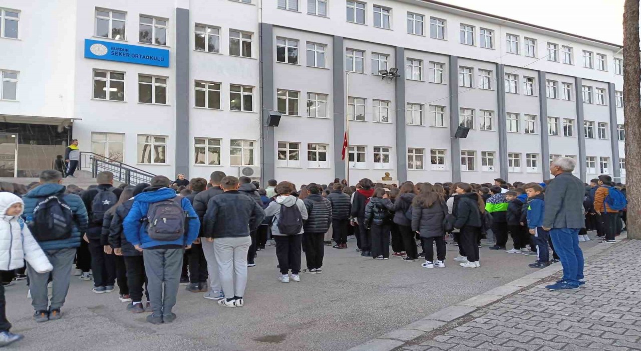 Burdurda 41 bin öğrenci için ders zili çaldı