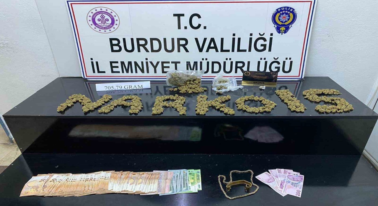 Burdurda araçta uyuşturucuyla yakalanan şahıs tutuklandı