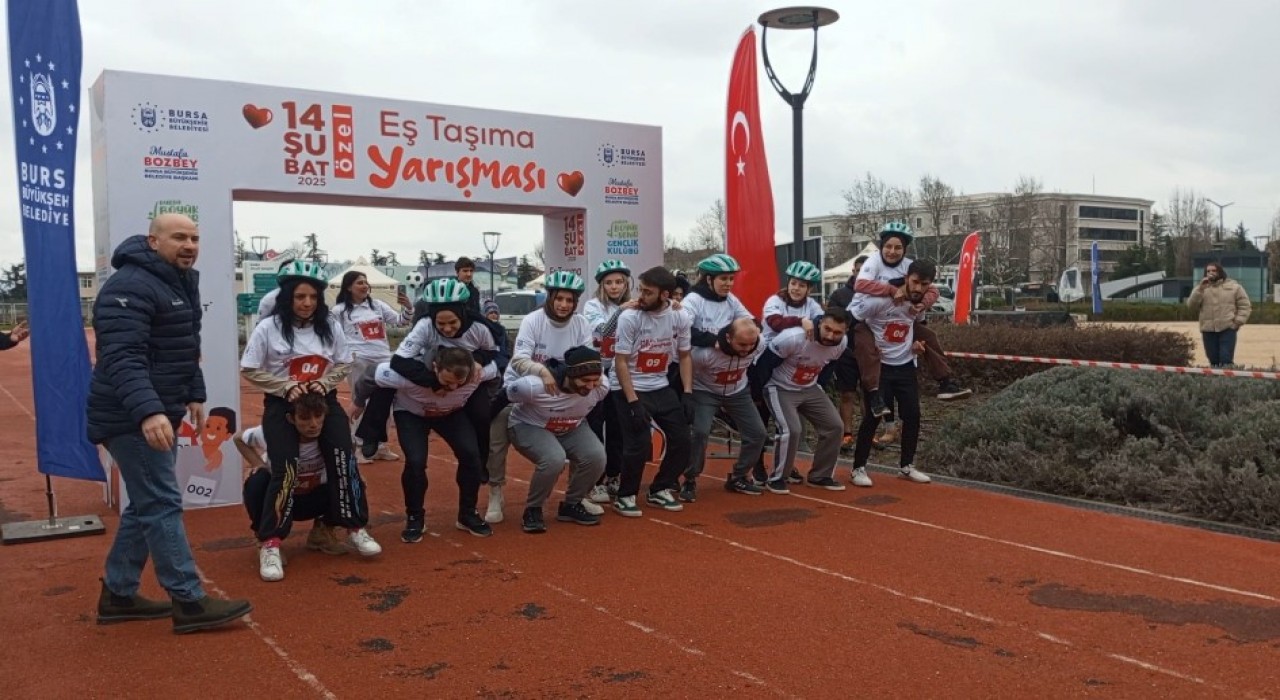 Bursada çiftler 14 Şubat için yarıştı