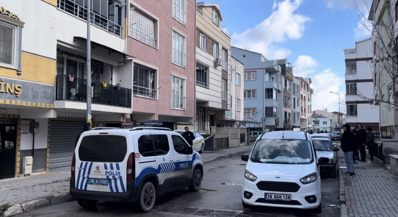 Bursada ekmek almaya giderken bacağından vuruldu