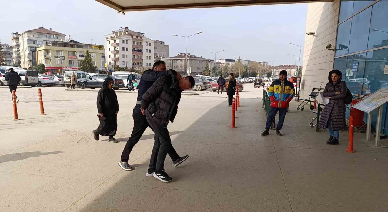 Bursada genci alıkoyarak annesinden para isteyen 3 şüpheli yakalandı