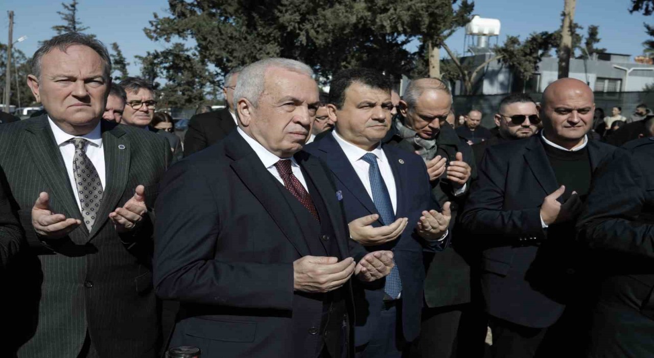 Bursalı işadamları Kıbrısta depremde vefat eden sporcuları andı