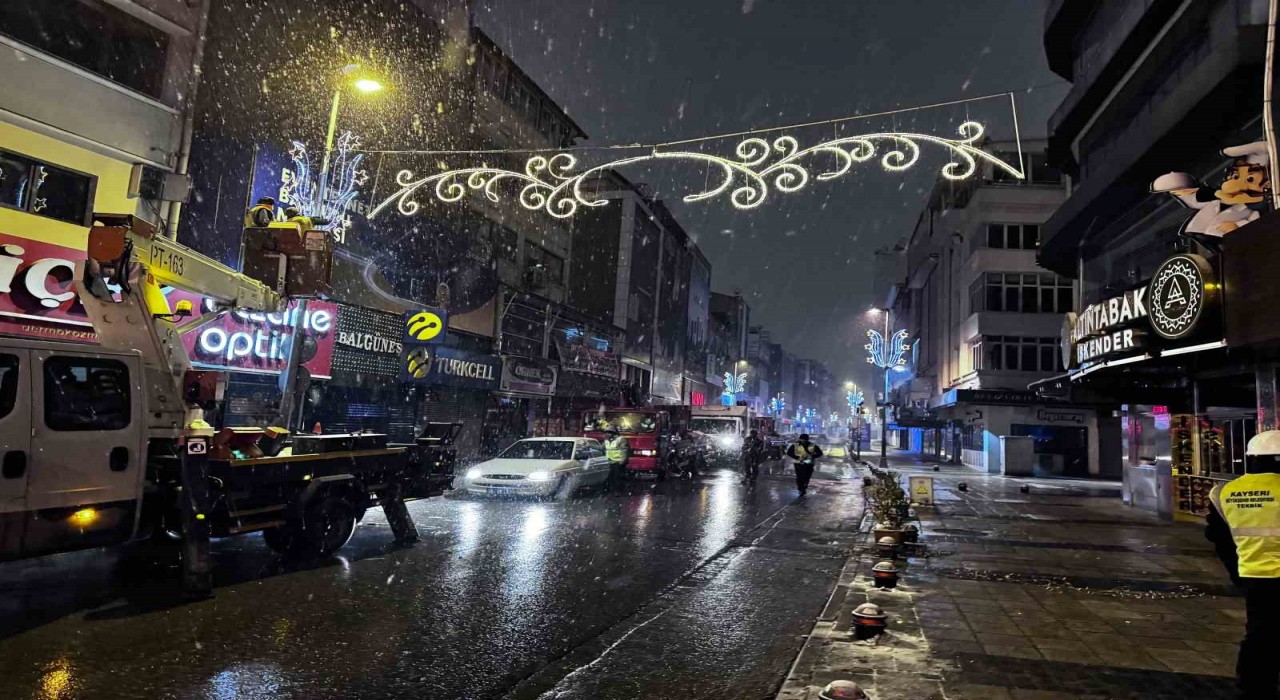 Büyükşehirden aydınlatma bakımı ve yenilikçi projeler