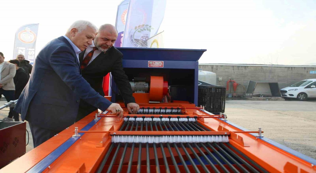 Büyükşehirden kırsala ekipman desteği