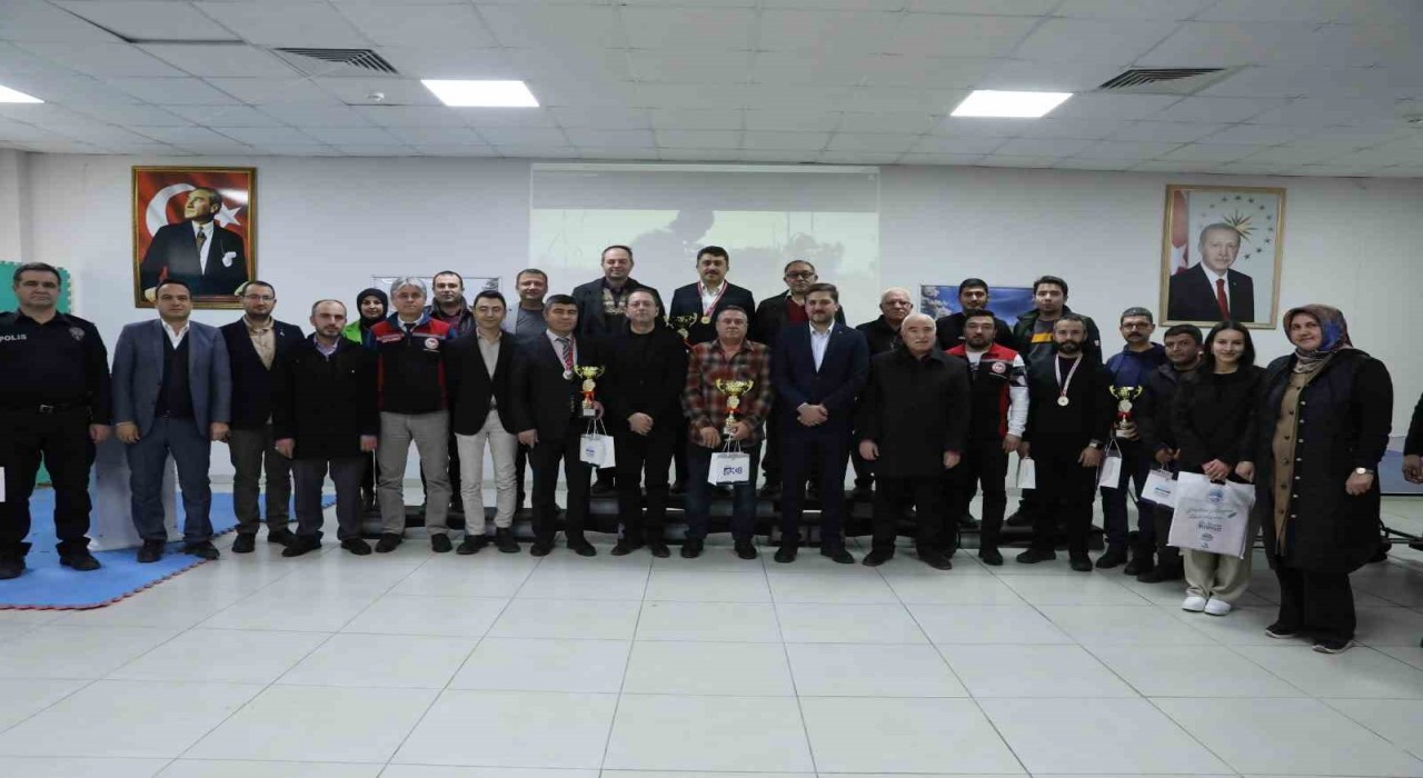 Büyükşehirden Sarıoğlan KAYMEKte kurumlar arası masa tenisi ve dart turnuvası