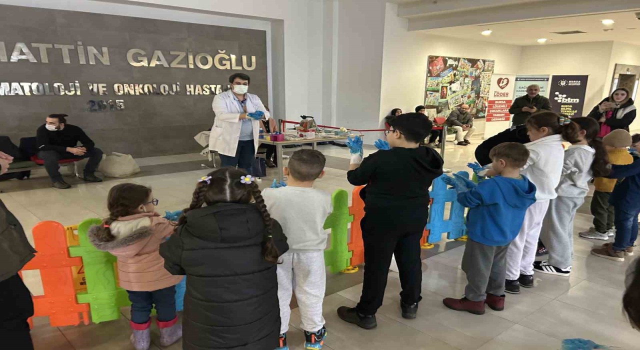 Büyükşehirden tedavi gören çocuklara moral