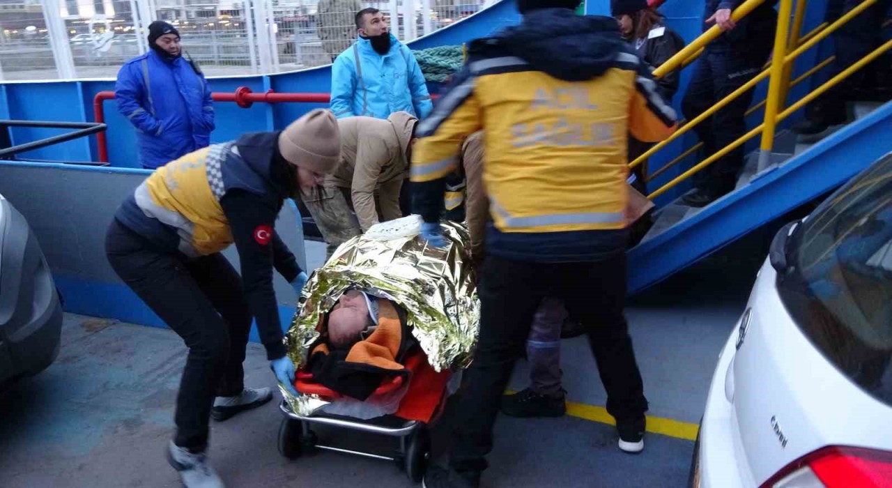 Feribottan Düşen Yolcuyu Gestaş Personeli Kurtardı