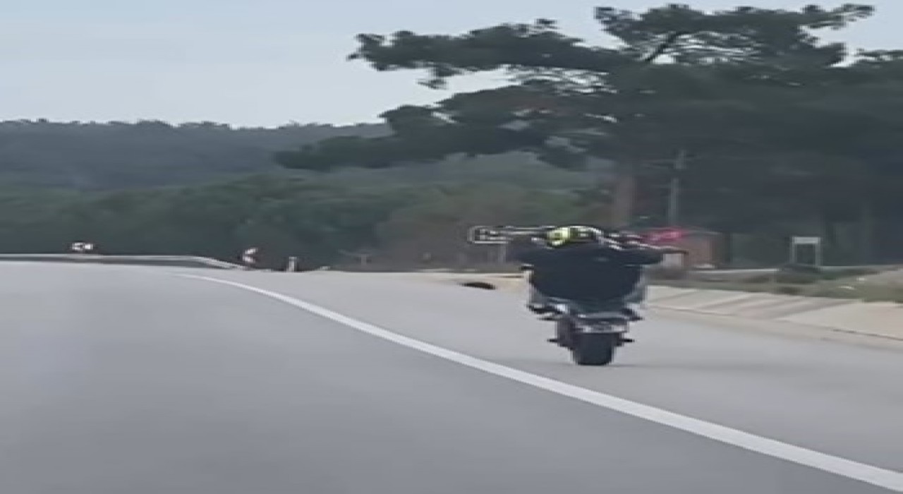 Çanakkalede tek teker üzerinde giden motosikletliye 13 bin 420 lira para cezası