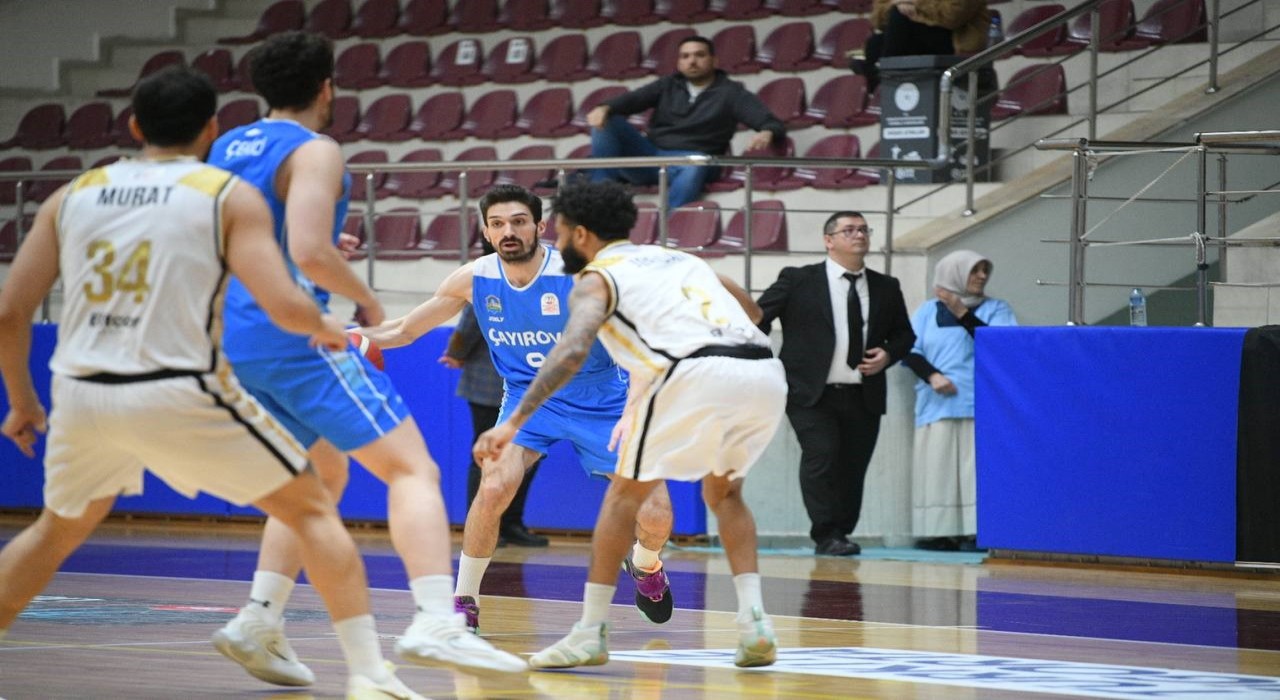 Çayırova Belediyesi, PizzaBulls CO Basketi mağlup etti