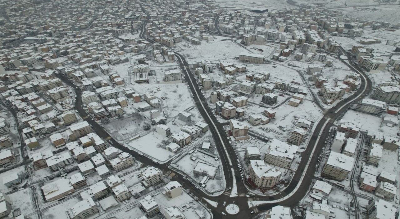 Çayırovada ekipler kar teyakkuzunda