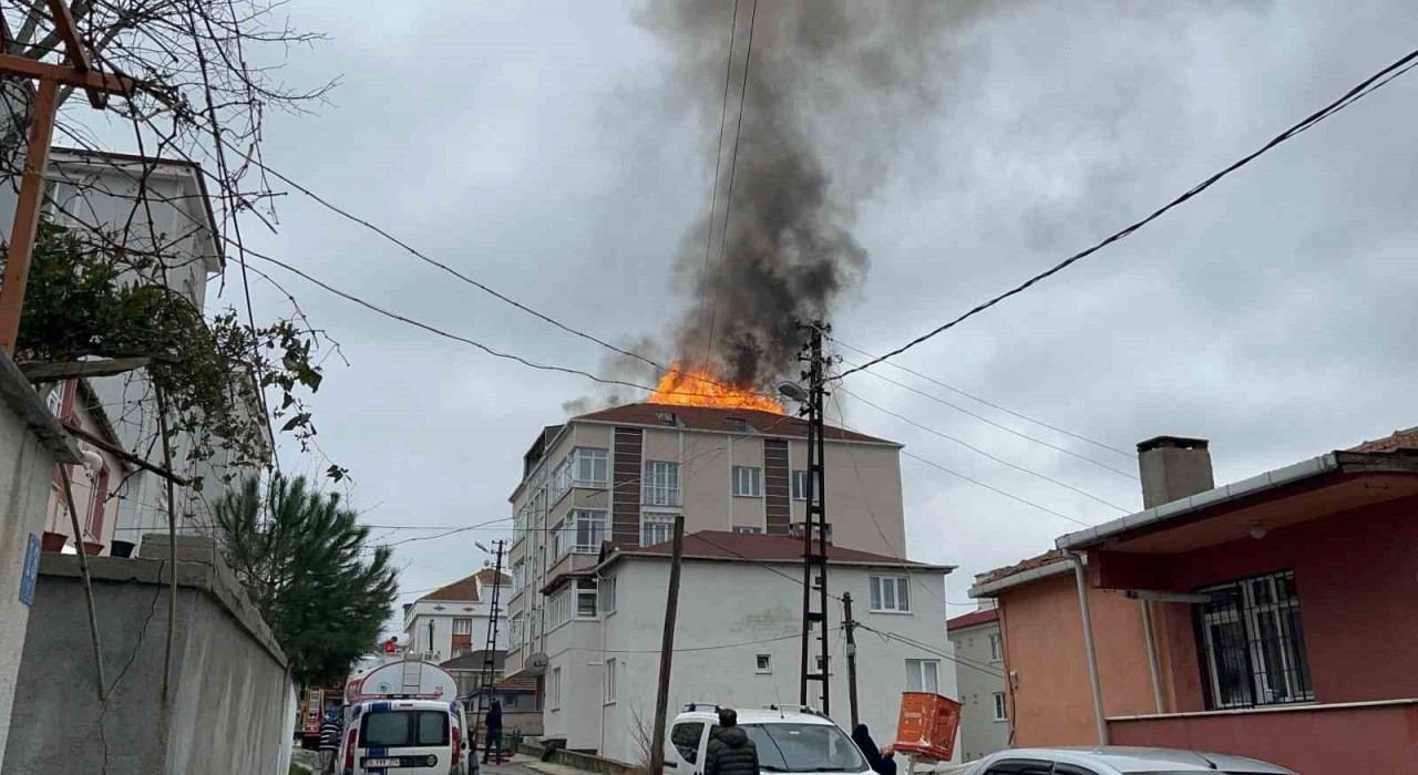 Çerkezköyde apartman yangını paniğe neden oldu