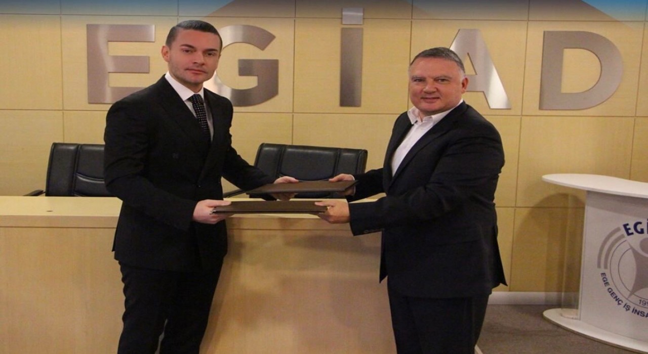 Çeşmede sakız ağaçlarına hayat veren iş birliği