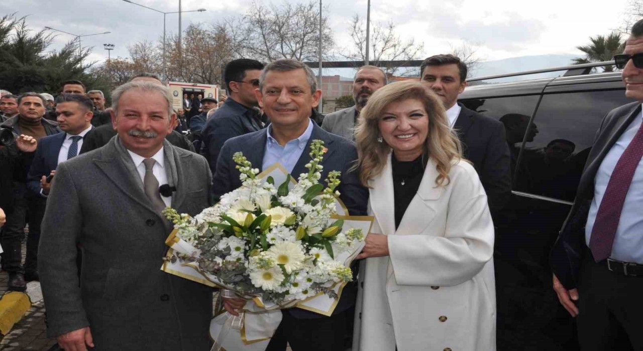 CHP Genel Başkanı Özgür Özelden Salihli ziyareti