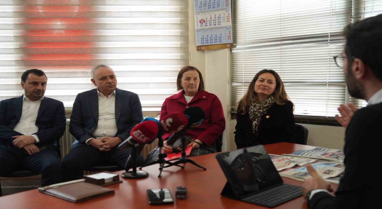 CHPli vekiller Manisa basınıyla buluştu