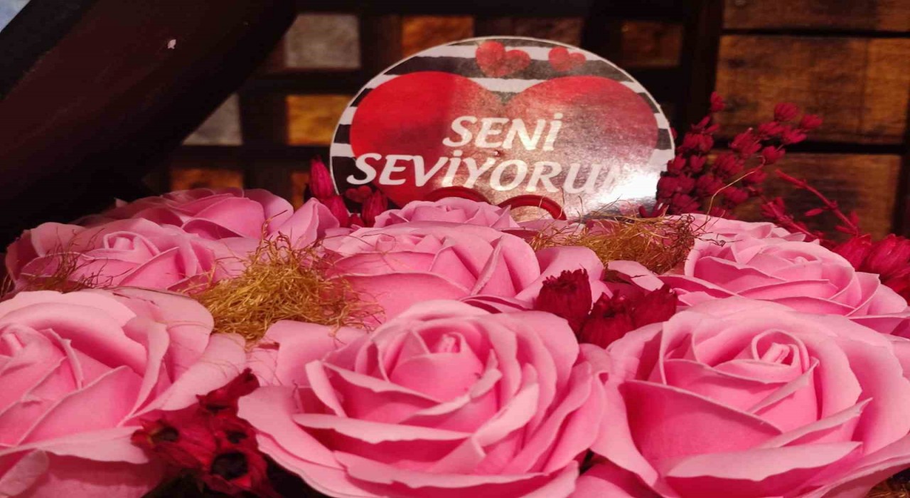 Çiçeklere bu 14 Şubatta da rağbet fazla