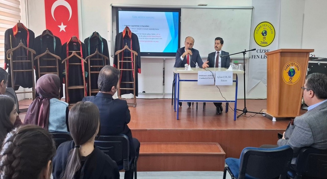 Cizrede hakim ve savcılar kariyer günlerine katıldı